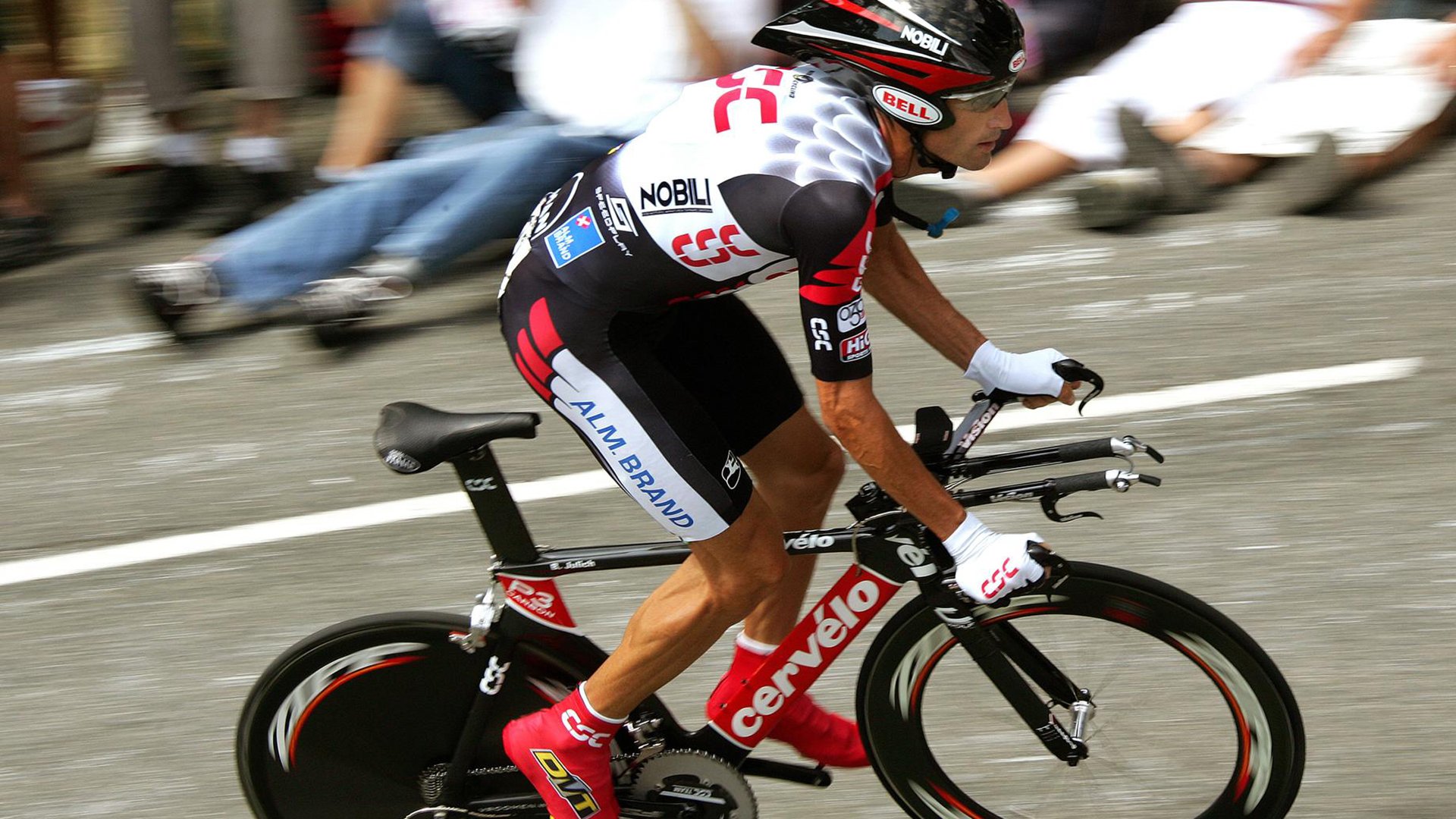 多特蒙德火力全开压制尤文，卡马文加成无解难题