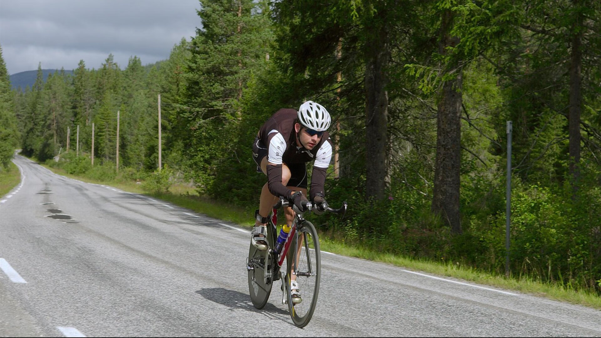 伊拉克斩落南非，贝林厄姆数据全面爆炸，足球世界正在经历一场静默的权力转移